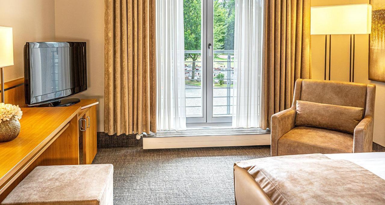 Victor'S Residenz-Hotel Teistungenburg Bagian luar foto